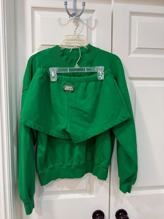 Daily Drills Tops - Daily Drills VGUC Vintage Crew & Mini Shorts Set XS/S in Kelly Green